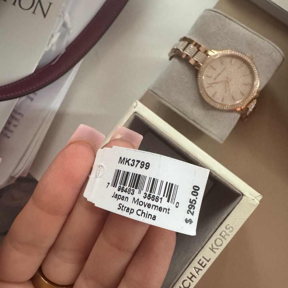 Michael Kors Rose Gold Watch NWT W/BOX - Picture 6 of 8